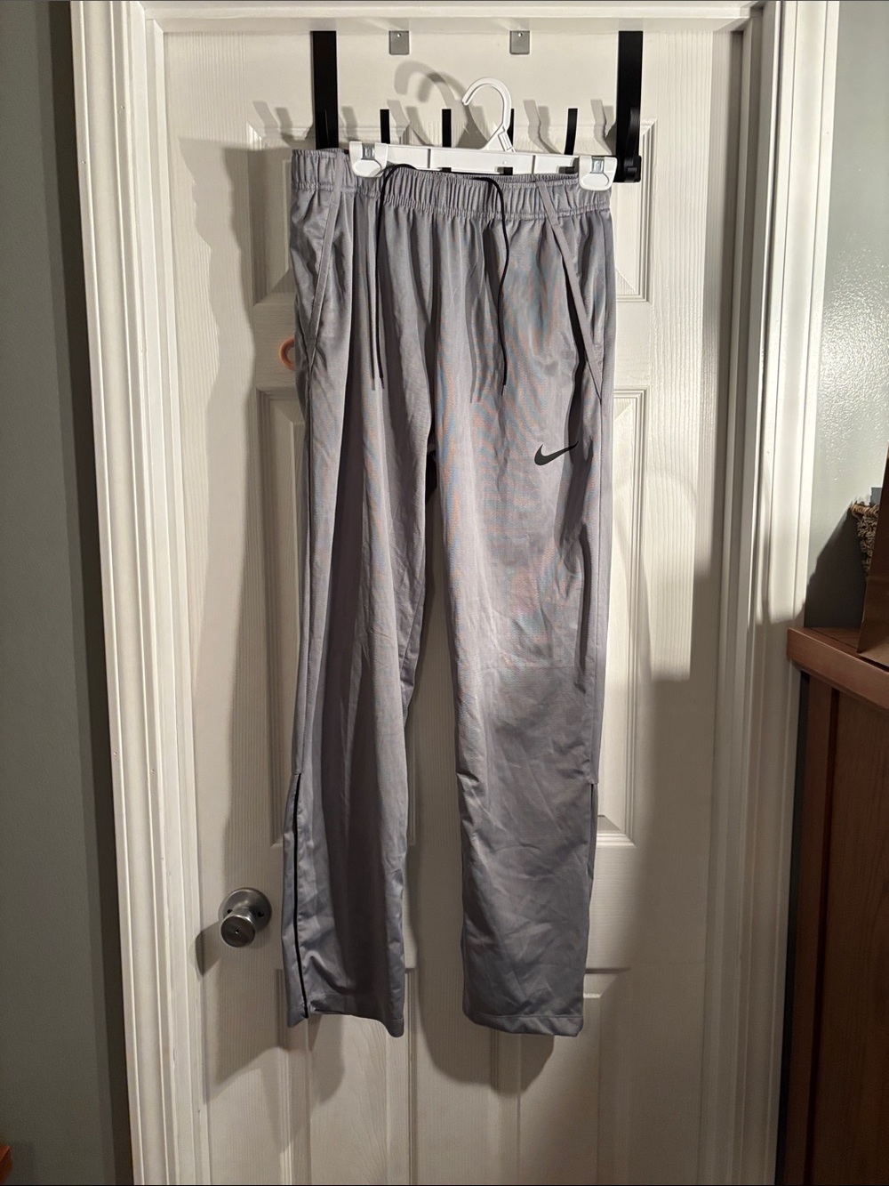 Nike Men’s Light Gray Athletic Joggers with Black Swoosh